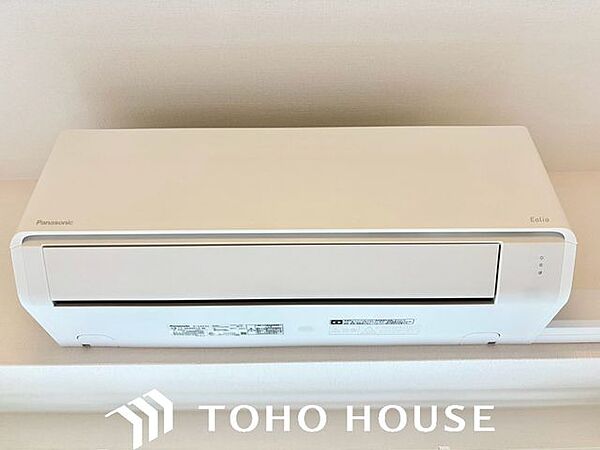 室内を快適な温度に保つエアコンが設置されています。ご自身で購入・設置する初期費用と手間を抑えられます。