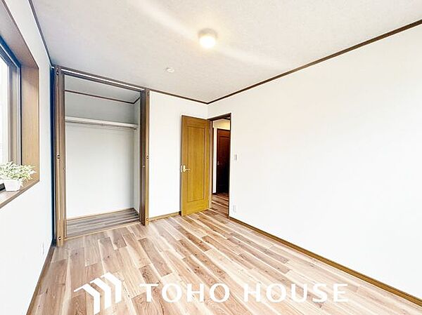 子ども部屋、書斎、あるいはゲストルームなど、ご家族のライフスタイル変化に合わせて多目的に使える洋室。無駄のないシンプルな形状だからこそ、用途を選ばずフレキシブルに活用可能です。