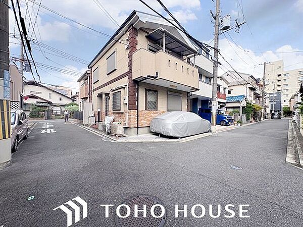 一つ屋根の下にそれぞれの暮らしがある。お部屋ぐらいは自分の価値観で自由にしたい。だからこそ、そのベースはシンプルであるべきだと思う。なぜなら、時の流れで人の好みは変わっていくものだから。