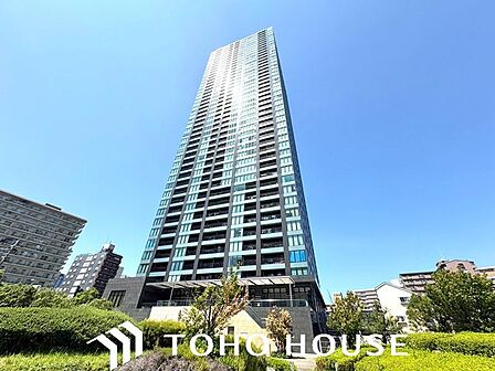 マンションは、駅から近い物件のほうが高めの価格で売りやすい。将来売却する可能性があるなら、都心などへの交通アクセスの良い駅から徒歩10分以内で、管理の行き届いた物件を選ぼう。