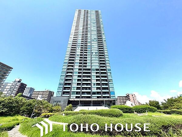 一つ屋根の下にそれぞれの暮らしがある。お部屋ぐらいは自分の価値観で自由にしたい。だからこそ、そのベースはシンプルであるべきだと思う。なぜなら、時の流れで人の好みは変わっていくものだから。