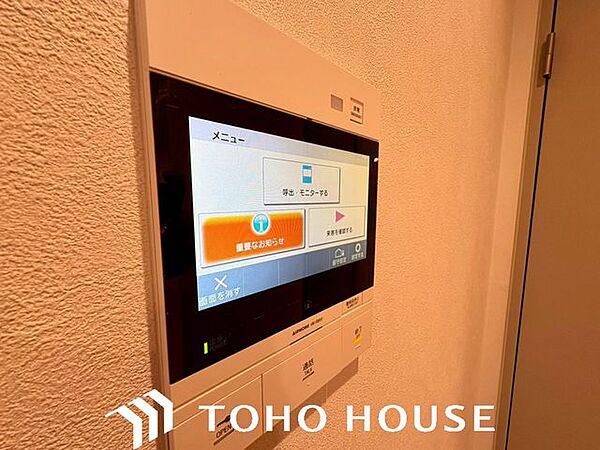 【モニター付きインターホン】誰が来てもわかる様にモニター付きインターホンを設置。快適と安らぎを合わせた優しい設計。