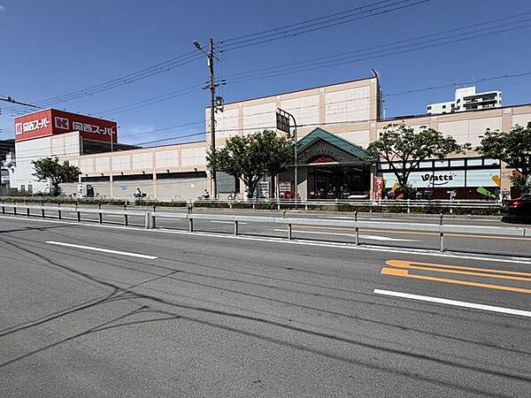 関西スーパー内代店 徒歩8分。 620m