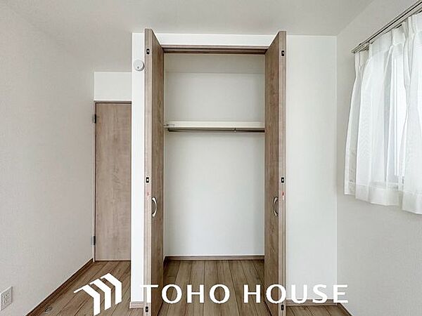 収納ひとつ、ふたつのわずかな違いが「居住スペースを有効的に使えるか」という部分で差が出る可能性が。各居室の収納はしっかりとした容量のスペースを確保しております。