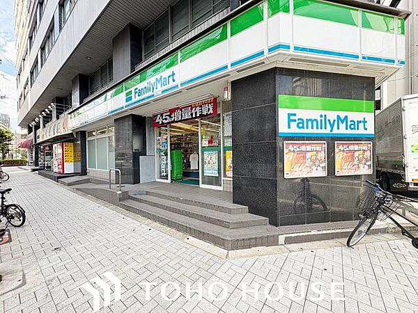 ファミリーマート京町堀三丁目店 徒歩7分。 500m