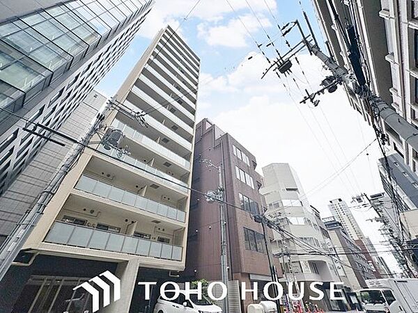 重厚感溢れるエントランスは、マンションの一つの特徴でもあります。その穏やかな佇まいに、訪れる方々は圧倒されるはず。オーナーとしてのステータスと市内アクセスの利便性を貴方の手に。