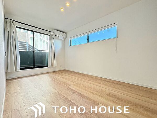 一つ屋根の下にそれぞれの暮らしがある。お部屋ぐらいは自分の価値観で自由にしたい。だからこそ、そのベースはシンプルであるべきだと思う。なぜなら、時の流れで人の好みは変わっていくものだから。