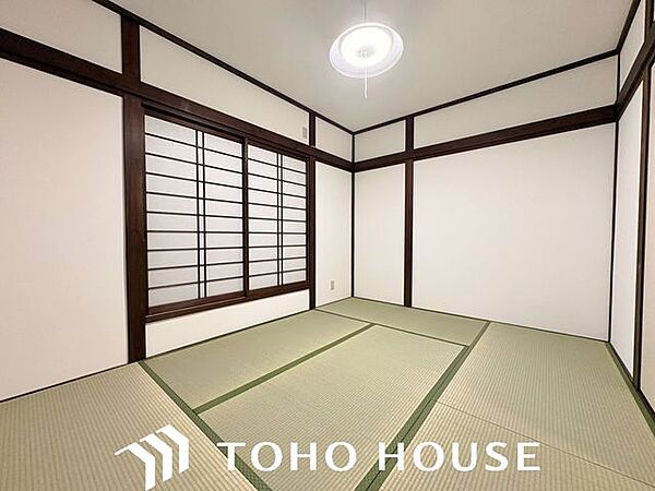 和室は有るだけでも落ち着く空間ですが、 「家族団らん」 「来客時の客間」 等々多目的なスペースとして活用出来る便利な空間です。
