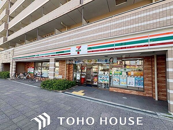 セブンイレブンJR塚口駅前店 徒歩9分。 660m