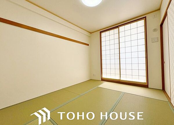 和室は有るだけでも落ち着く空間ですが、 「家族団らん」 「来客時の客間」 等々多目的なスペースとして活用出来る便利な空間です。