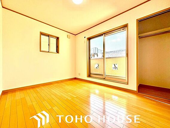 大きな窓からた...