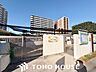 周辺：認定こども園ひまわり保育園 徒歩5分。 370m