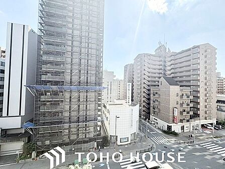 マンションは、駅から近い物件のほうが高めの価格で売りやすい。将来売却する可能性があるなら、都心などへの交通アクセスの良い駅から徒歩圏内で、管理の行き届いた物件を選ぼう。