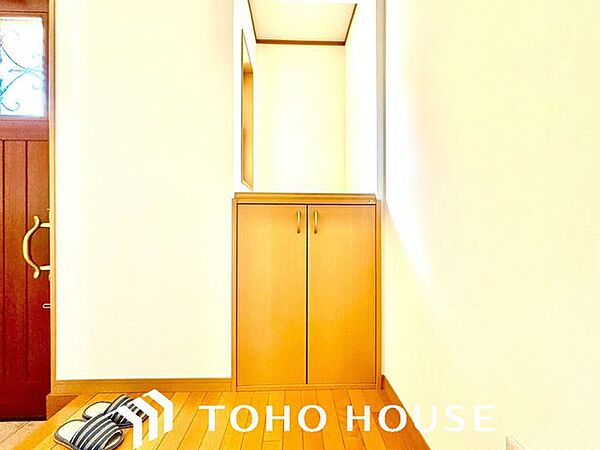 日常使いの小物から季節ごとのアイテムまで、用途に合わせてスッキリと整理整頓ができる便利な収納スペース。