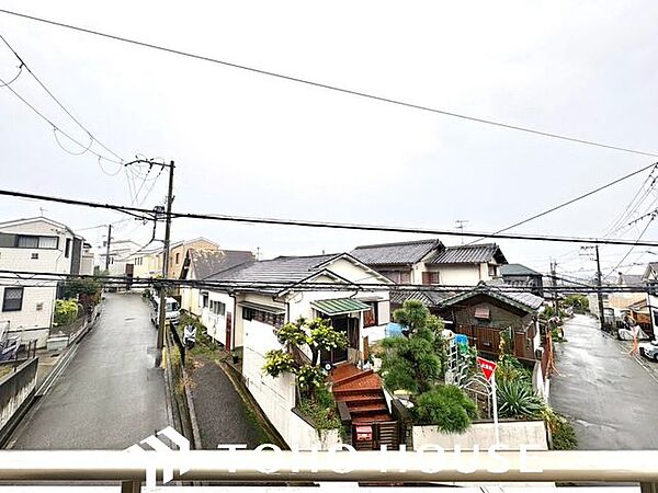 買いたい物件の周辺に商業施設など生活インフラがバランスよく整っているかも重要です」