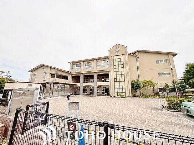 西宮市立上ケ原小学校 徒歩11分。 810m