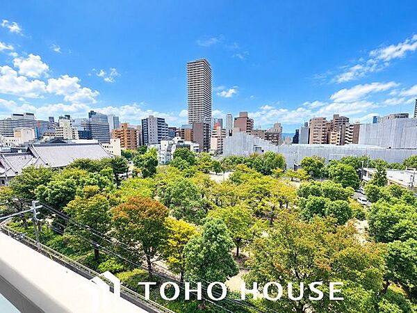 マンションは、駅から近い物件のほうが高めの価格で売りやすい。将来売却する可能性があるなら、都心などへの交通アクセスの良い駅から徒歩圏内で、管理の行き届いた物件を選ぼう。