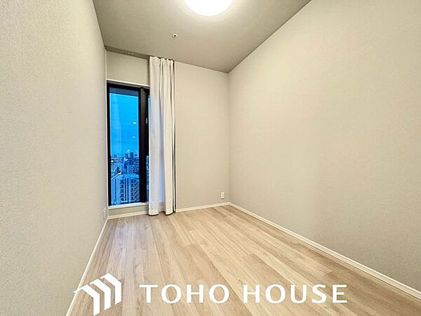 住まい探しは街探し。みんなが街探しのポイントにしているのは何？　第1位は過半数が支持した納得の 『交通の利便性』。続いて3割以上の人が『住環境』と『公園、緑地の充実』です。