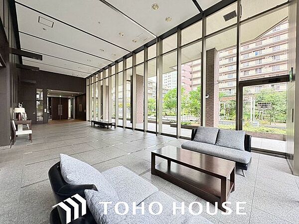 物件の陽当りや通風・仕様設備やお部屋の大きさの比較、近隣・周辺環境や街並みなど、資料には掲載していない情報が現地にはたくさんあります。　是非一度、現地をご確認ください。