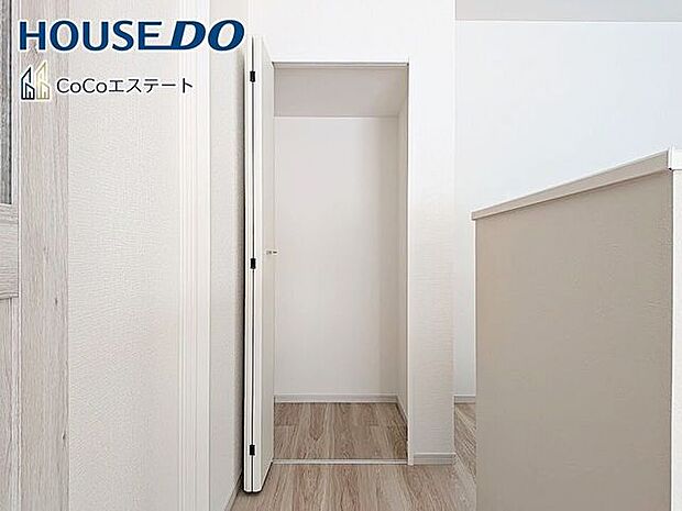 □■収納■□パントリーです♪キッチン用品や食品のストックに使用できます。可動棚付きでしっかり隅々まで収納できるのも嬉しいですね。