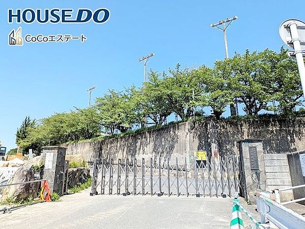 太宰府市立太宰府中学校 900m
