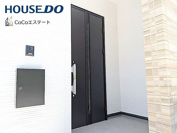 □■玄関■□雨除けに便利な屋根付き!
