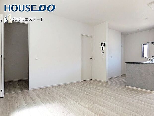 □■その他室内■□家族とのつながりを大切にしながら、自分時間も楽しめるリビング隣接のマルチスペース♪