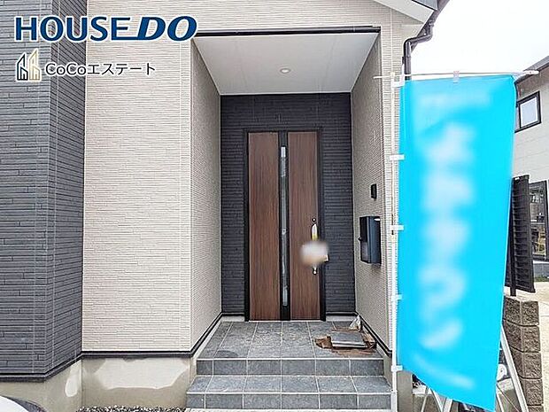 □■玄関■□雨除けに便利な屋根付き！