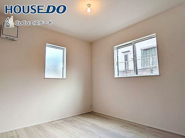 □■洋室■□5.2帖の洋室です♪光が取り込みやすい2面採光のお部屋です。日当たり・風通し良好です♪