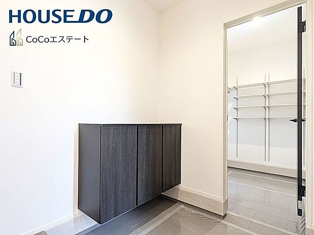 □■玄関■□大容量のシューズインクローク付き♪