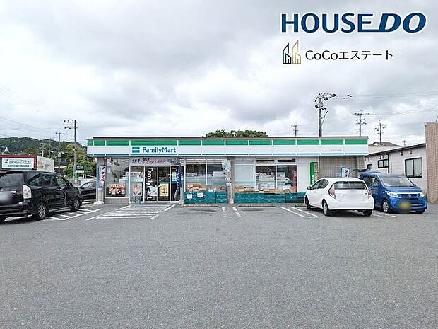 ファミリーマートつつじヶ丘店 350m