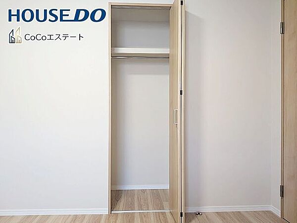 □■収納■□6帖の洋室の収納です♪各部屋にクローゼット完備♪ゆとりの収納で、お部屋がスッキリ片付きます。