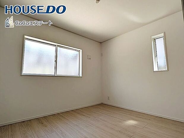 □■洋室■□5.75帖の洋室です♪光が取り込みやすい2面採光のお部屋です。日当たり・風通し良好です♪