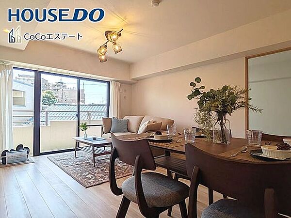 □■リビング■□※家具・小物・CG等はイメージです。15.2帖LDK♪ご家族が集まる中心となる開放的なリビング♪大きなテレビを置いたり、家具選びにこだわったりと楽しみが広がりますね。