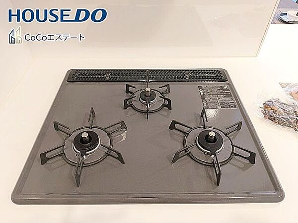 □■三口コンロ■□同時にお料理が可能♪煮物と炒め物と汁物と一度に作れます。