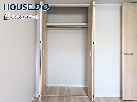 □■収納■□6.3帖の洋室の収納です♪各部屋にクローゼット完備。ゆとりの収納で、お部屋がスッキリ片付きます。