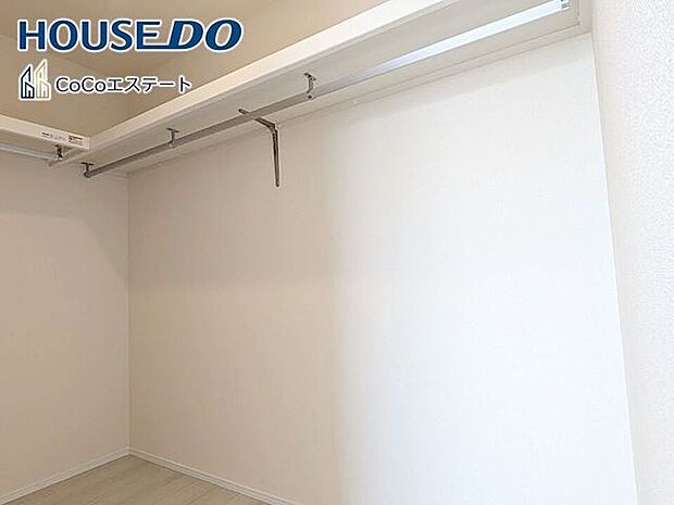 □■収納■□ウォークインクローゼット完備♪ゆとりの収納で、お部屋がスッキリ片付きます。