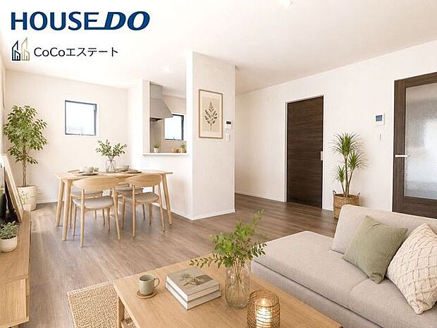 □■リビング■□※家具・小物・CG等はイメージです。17.5帖LDK♪ご家族が集まる中心となる開放的なリビング♪大きなテレビを置いたり、家具選びにこだわったりと楽しみが広がりますね。