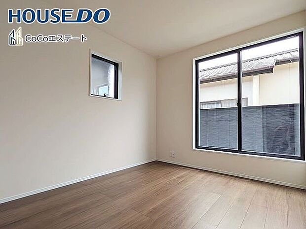 □■洋室■□5.3帖の洋室です♪光が取り込みやすい2面採光のお部屋です。日当たり・風通し良好です♪