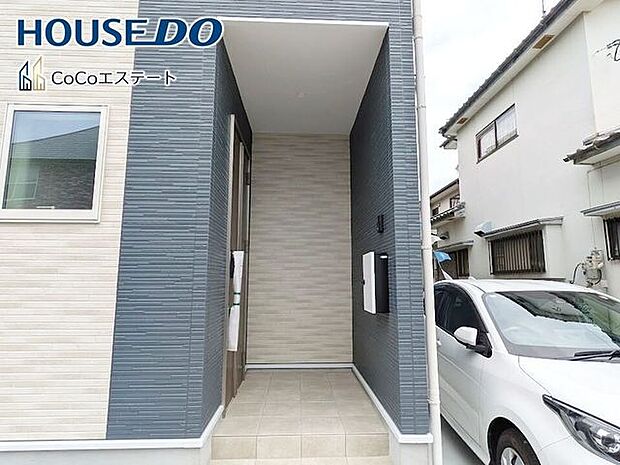 □■玄関■□雨除けに便利な屋根付き!