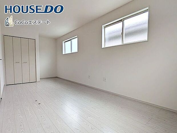 □■洋室■□5.2帖+4.5帖の洋室です♪お子様の成長やライフスタイルに合わせて間仕切り対応可能なお部屋です。