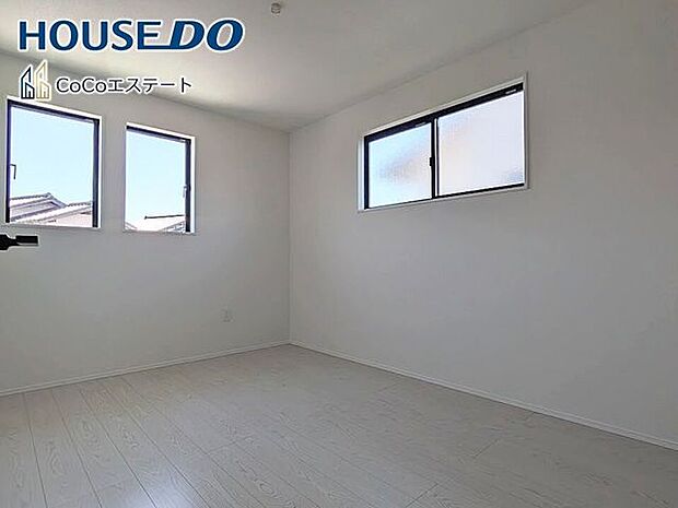 □■洋室■□6帖の洋室です♪光が取り込みやすい2面採光のお部屋です。日当たり・風通し良好です♪