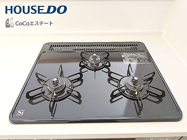 □■三口コンロ■□同時にお料理が可能♪煮物と炒め物と汁物と一度に作れます。手際のよいママ確定ですね。