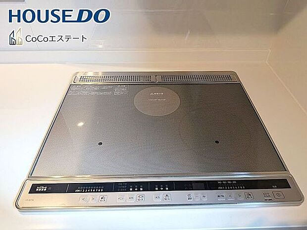 □■三口ＩＨコンロ■□同時にお料理が可能♪煮物と炒め物と汁物と一度に作れます。手際のよいママ確定ですね。
