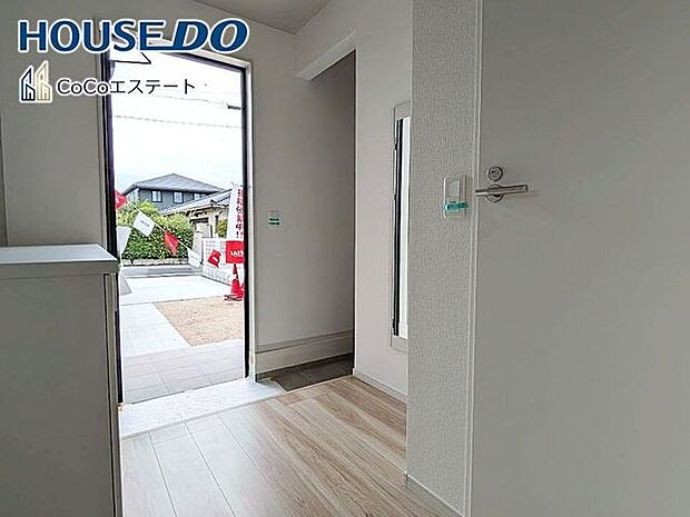□■玄関■□明るく清潔感のある玄関ホール♪
