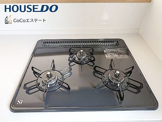 □■三口コンロ■□同時にお料理が可能♪煮物と炒め物と汁物と一度に作れます。手際のよいママ確定ですね。