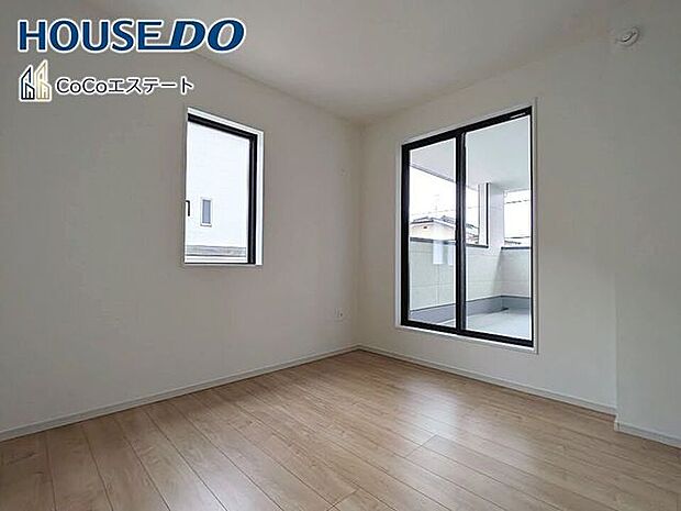 □■洋室■□5.1帖の洋室です♪光が取り込みやすい2面採光のお部屋です。日当たり・風通し良好です♪