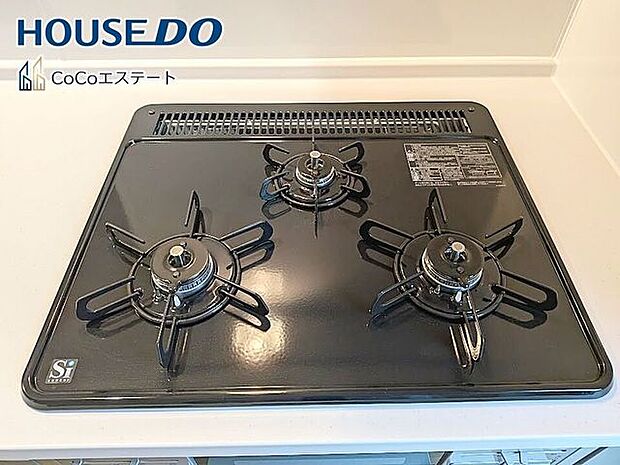 □■三口コンロ■□同時にお料理が可能♪煮物と炒め物と汁物と一度に作れます。手際のよいママ確定ですね。