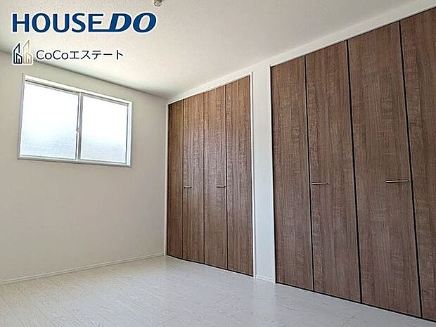 □■洋室■□6.5帖の洋室です♪大容量のクローゼット付き。主寝室として最適なお部屋です。