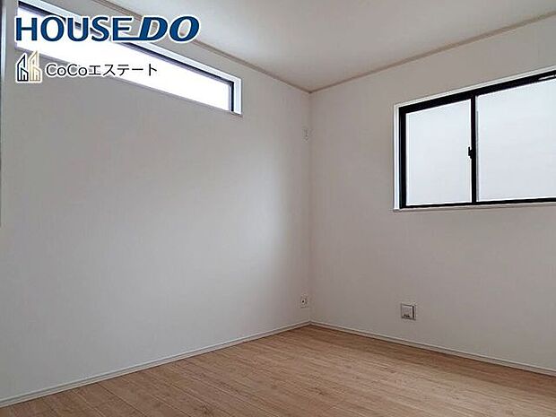 □■洋室■□5.18帖の洋室です♪お子様のお部屋や趣味のお部屋などとして使えるナチュラルなデザインです。自分好みの空間に仕上げるワクワク感も◎